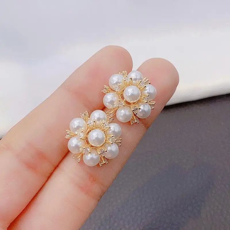 

Pearl Flower Personality Simple Micro Inlay Stud Earrings