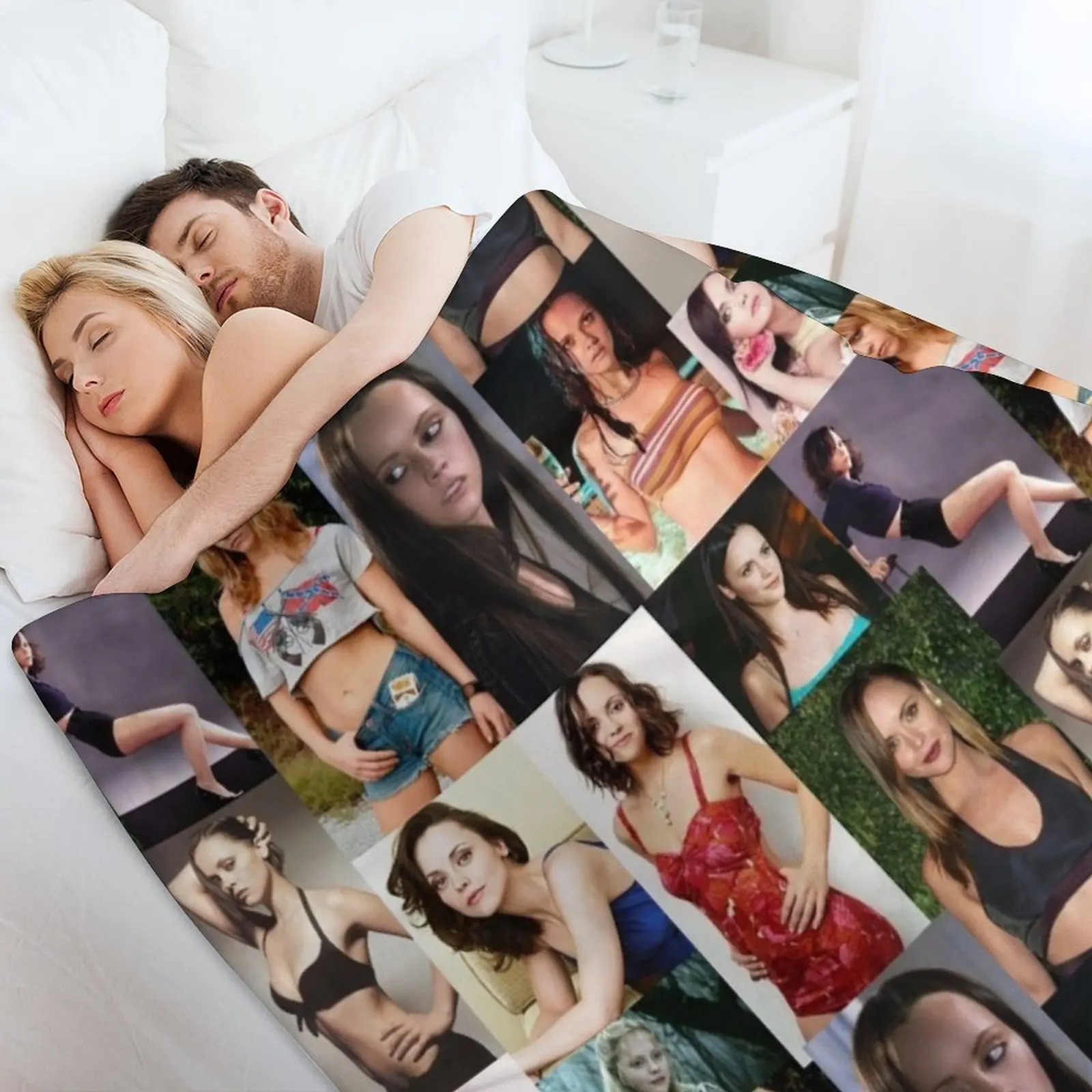 Кристина Рикчи ОРИГИНАЛ ОТ CRUSHART1 НА Плед REDBUBBLE