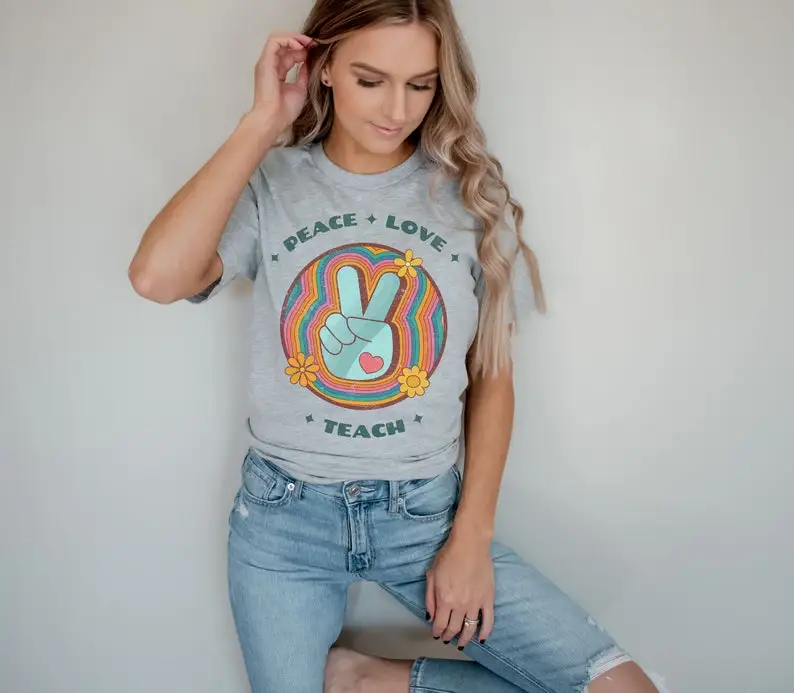 

Peace Love Teach Cute Teacher Shirt Vintage New Teacher Gift Funny Graphic Cotton Korean O Neck Casual Short Sleeve Woman Tshirt
