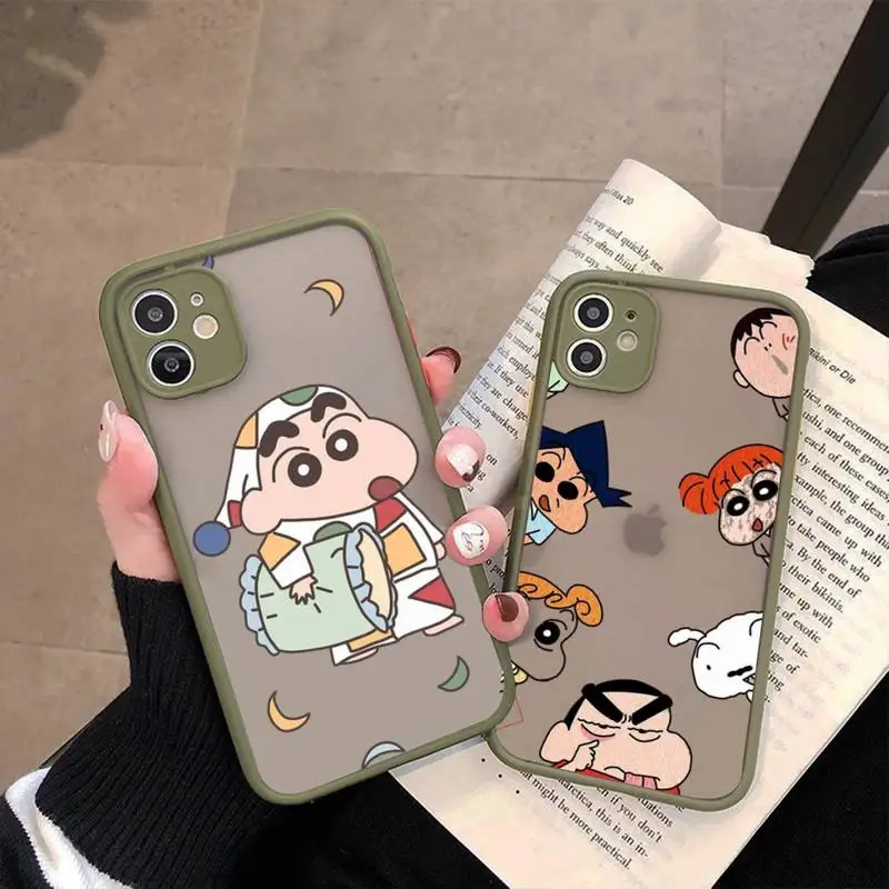 

BANDAI Cartoon-Crayon Shin-Chan Phone Case for iPhone X XR XS 7 8 Plus 11 12 13 pro MAX 13mini Translucent Matte Case