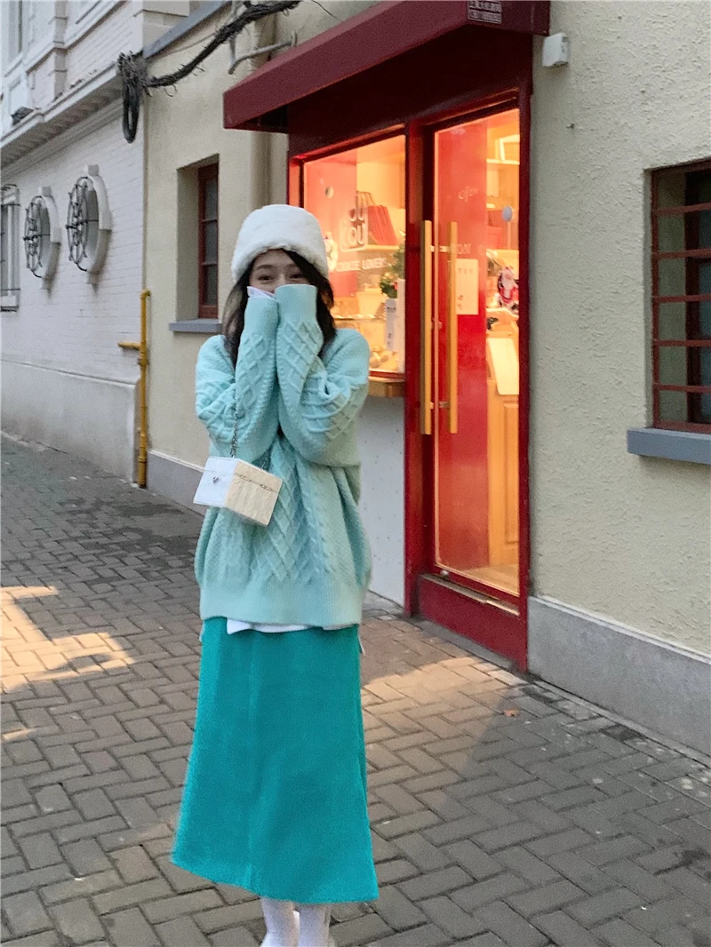 

GY1628 Gentle wind thickened loose fried dough twist knitting sweater+mid length skirt autumn 2022 new two-piece set