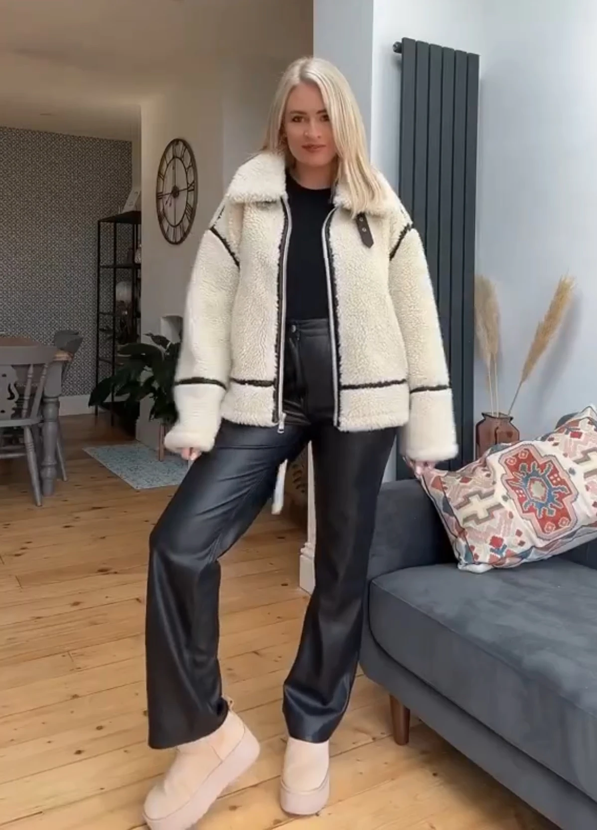 Рисунок 2 - Etj2023 Новое искусственное пальто