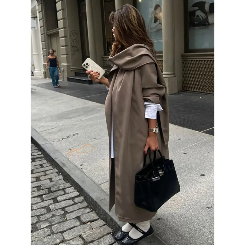 Рисунок 5 - Женское длинное пальто с воротником