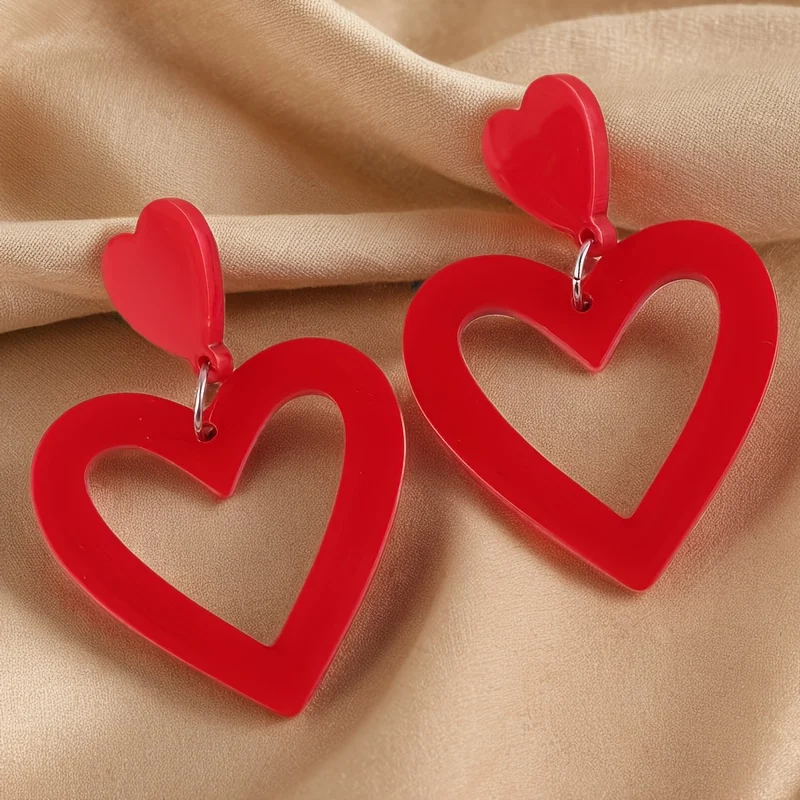 Элегантные и минималистичные стильные серьги в форме сердца на День святого