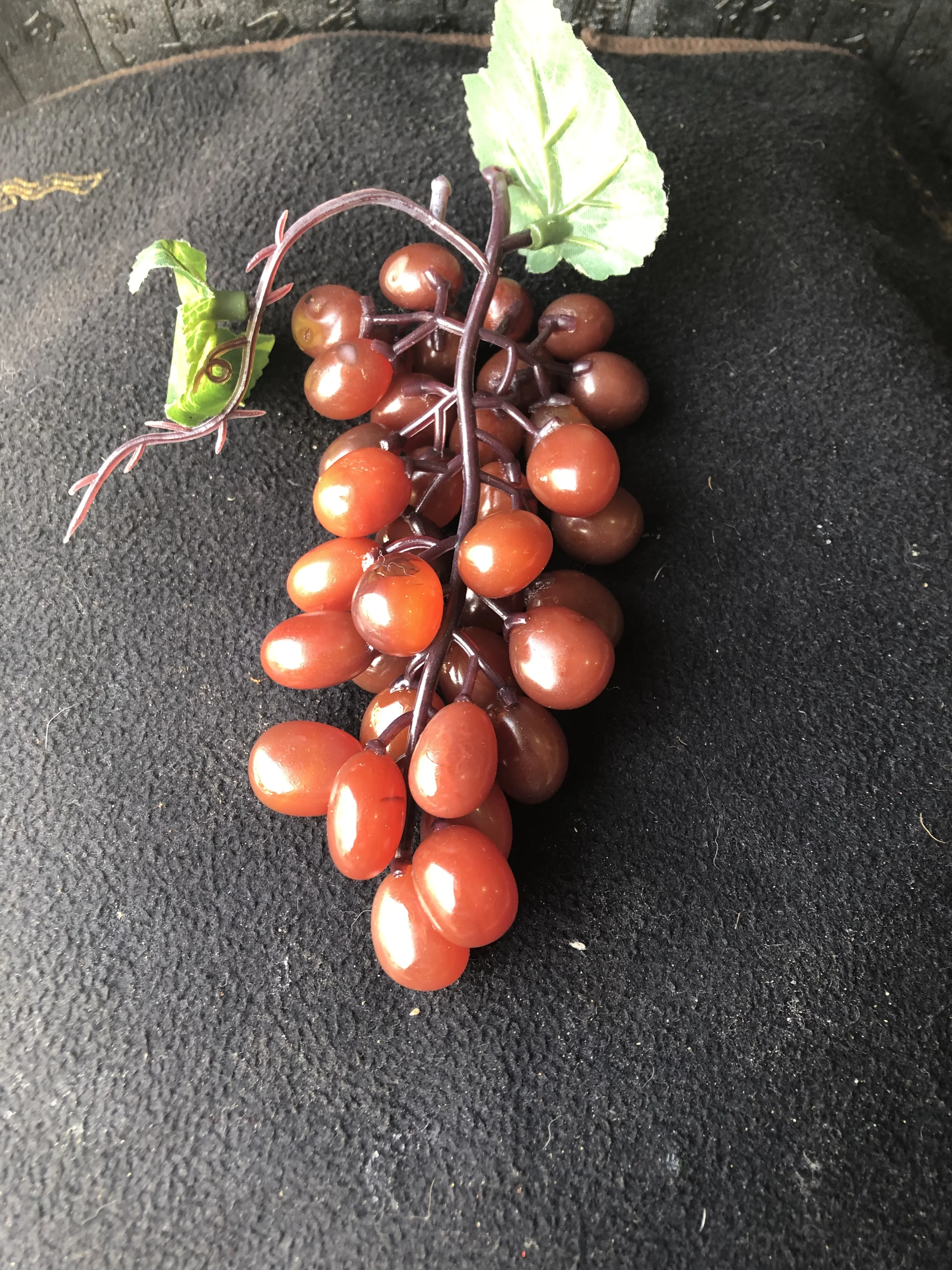 1Pcs Making Jewelry Of God Has Charms Nature Crystal Raw Stone Pure Handmade Natural Red Agate White Crystal Grape