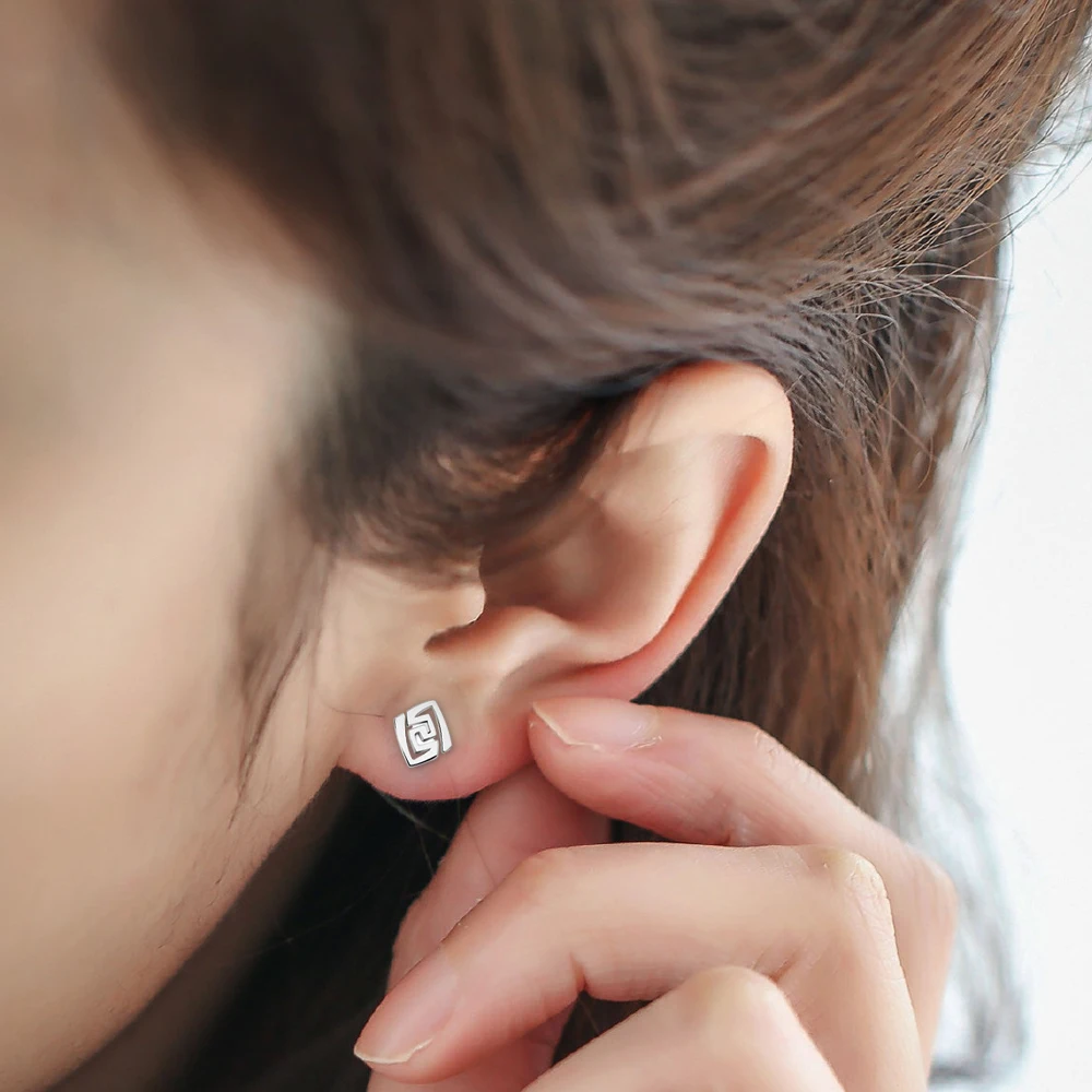 

Genshin Impact Stainless Steel Earrings New in Ear Studs Dampak 7 Elements Cosplay Prop Man Women Earring Accessories Gift