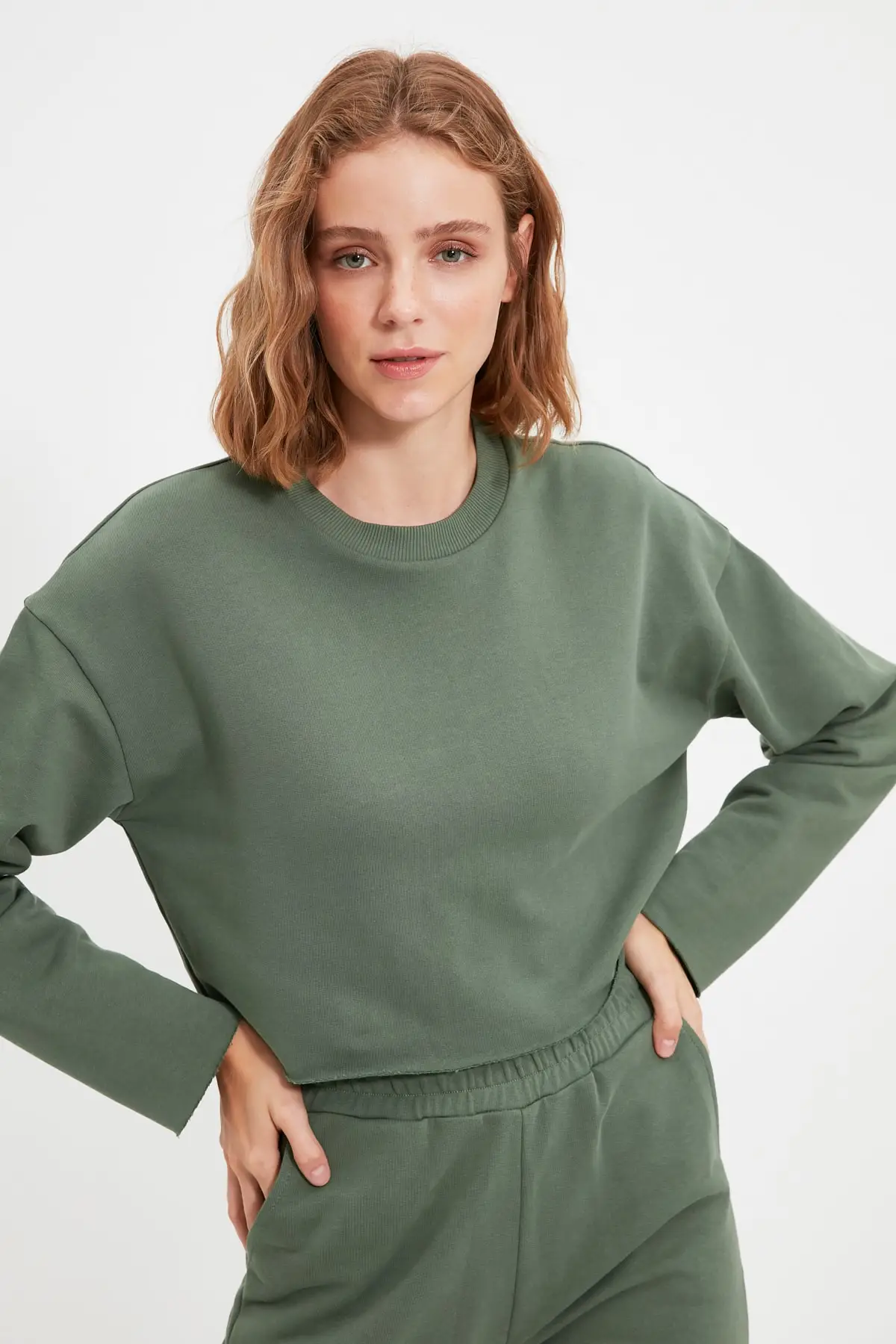 

Trendyol 100 Organic Cotton Crop Knitted Sweatshirt TWOAW22SW0772