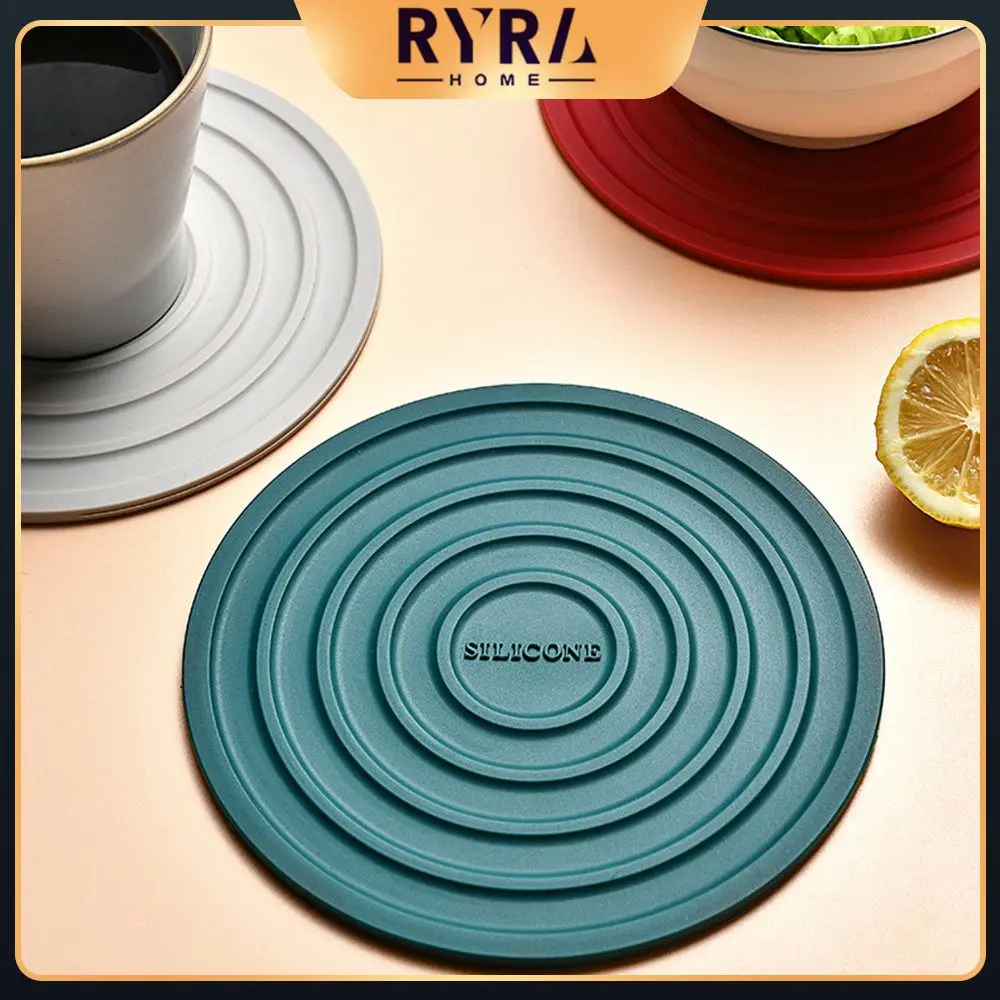

Style Modern And Minimalist With A Soft And Easy To Clean Surface Circular Heat-resistant Silicone Pad Integrated Molding