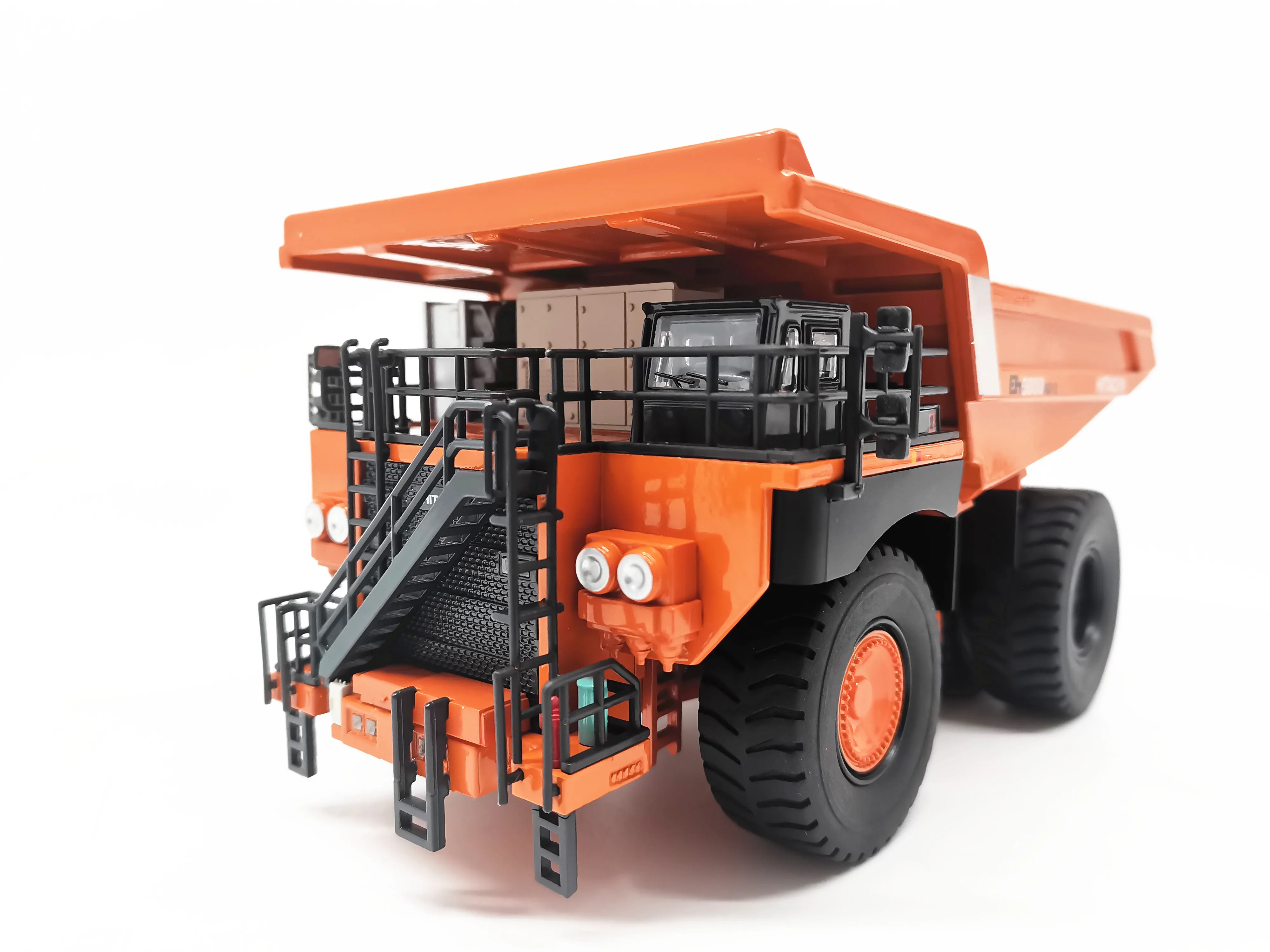 

1/87 HITACHI EH5000AC-3 DUMP TRUCK X5