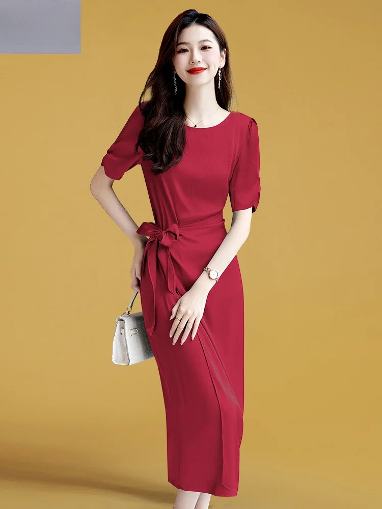 Женское платье средней длины облегающее длинное с высокой талией лето 2024