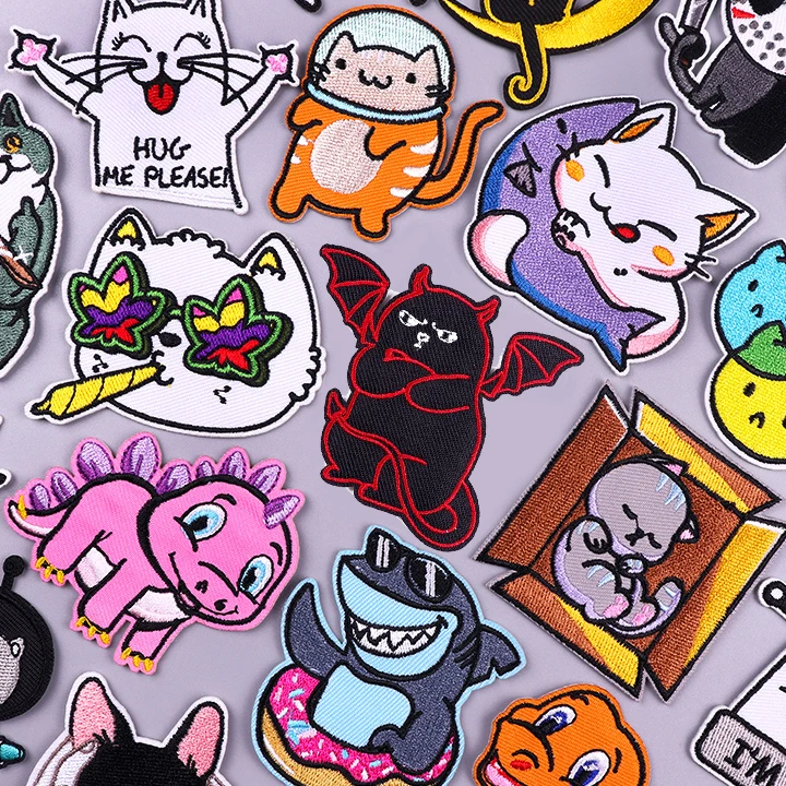 Термоклейкие нашивки с мультяшным принтом |