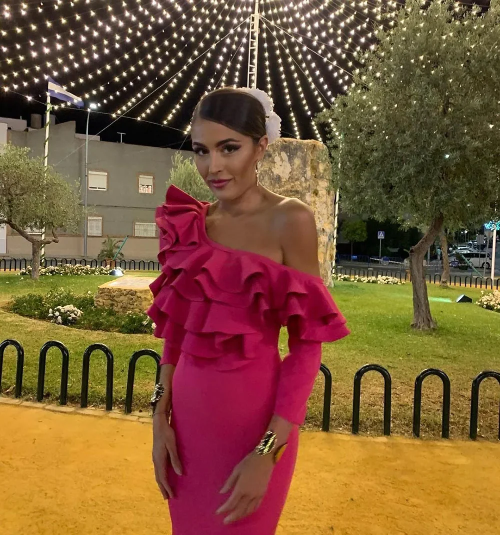 Женское вечернее платье с оборками и длинным рукавом