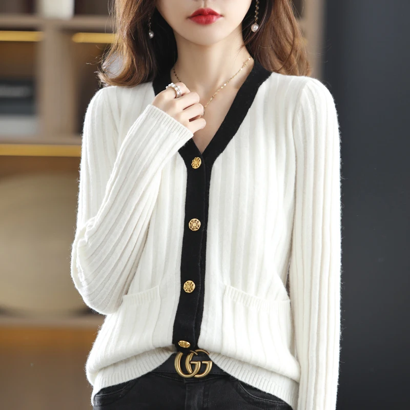 

XiaoXiangFeng Black And White Contrast Color Knitted Cardigan Women's Spring And Autumn New Design Lazy Style V-Neck Sweater Coa