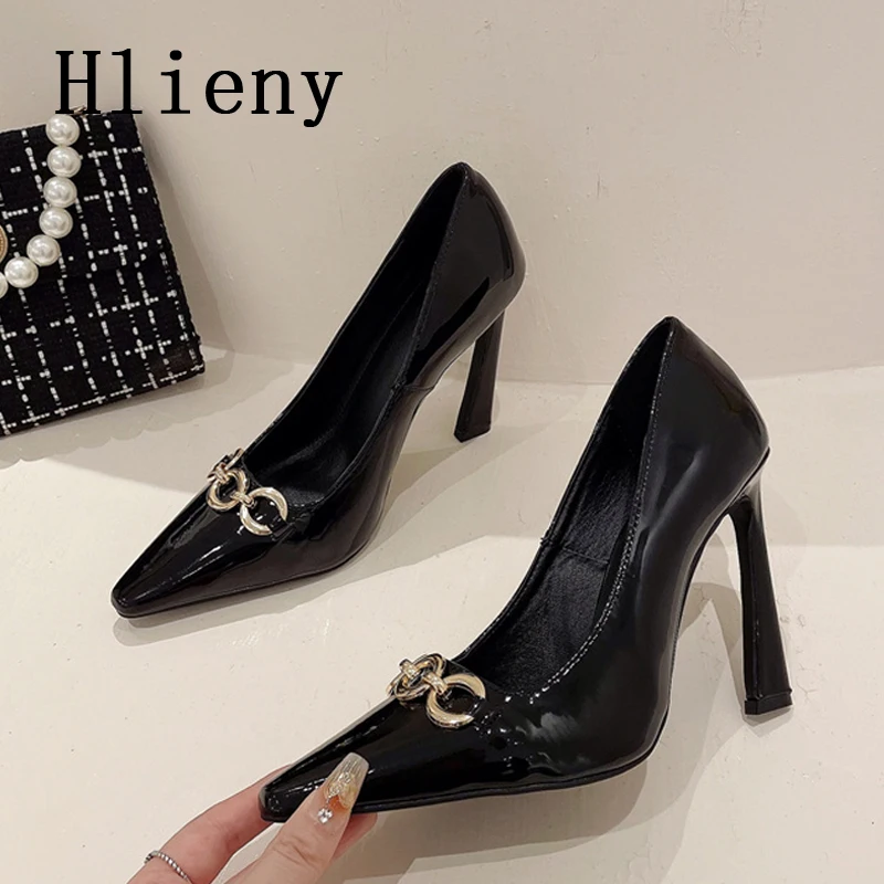 

Новинка 2023, туфли-лодочки Hlieny с острым носком из лакированной кожи и металла, женские сексуальные туфли на высоком каблуке без застежек, женские Фетиш-босоножки для стриптиза, черные туфли