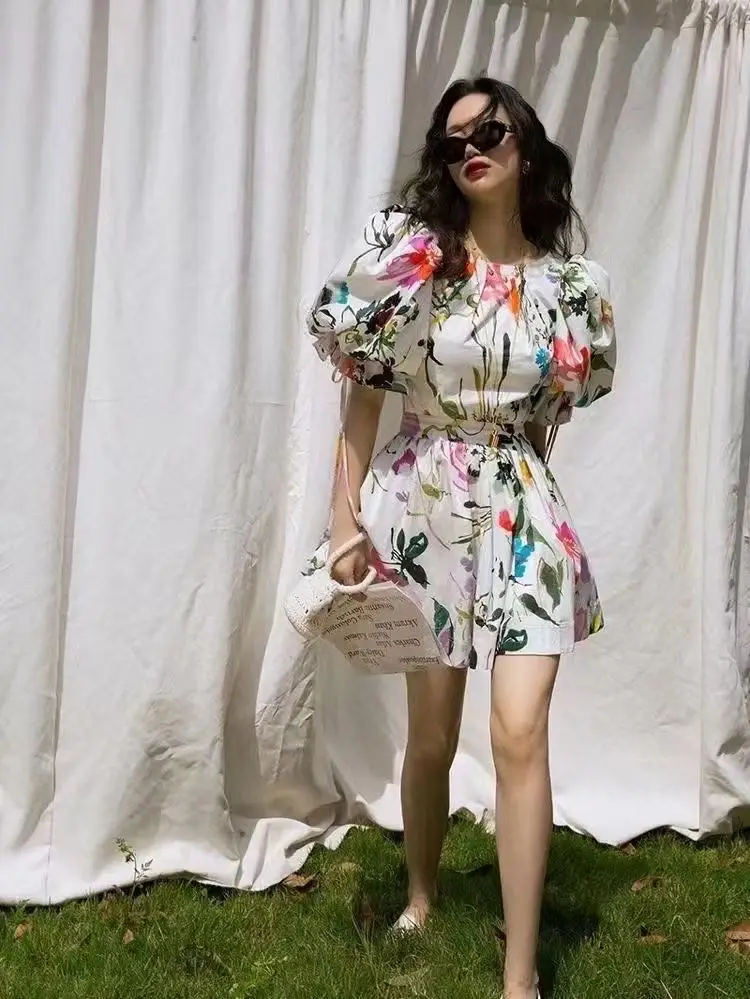 

2023 new French printed bubble sleeves with a high sense of retro western style waist backless mini dress