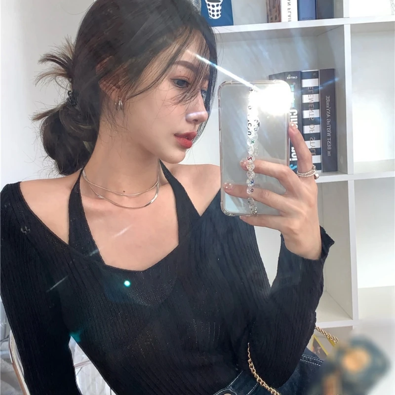 

Женский трикотажный свитер с длинным рукавом и открытыми плечами