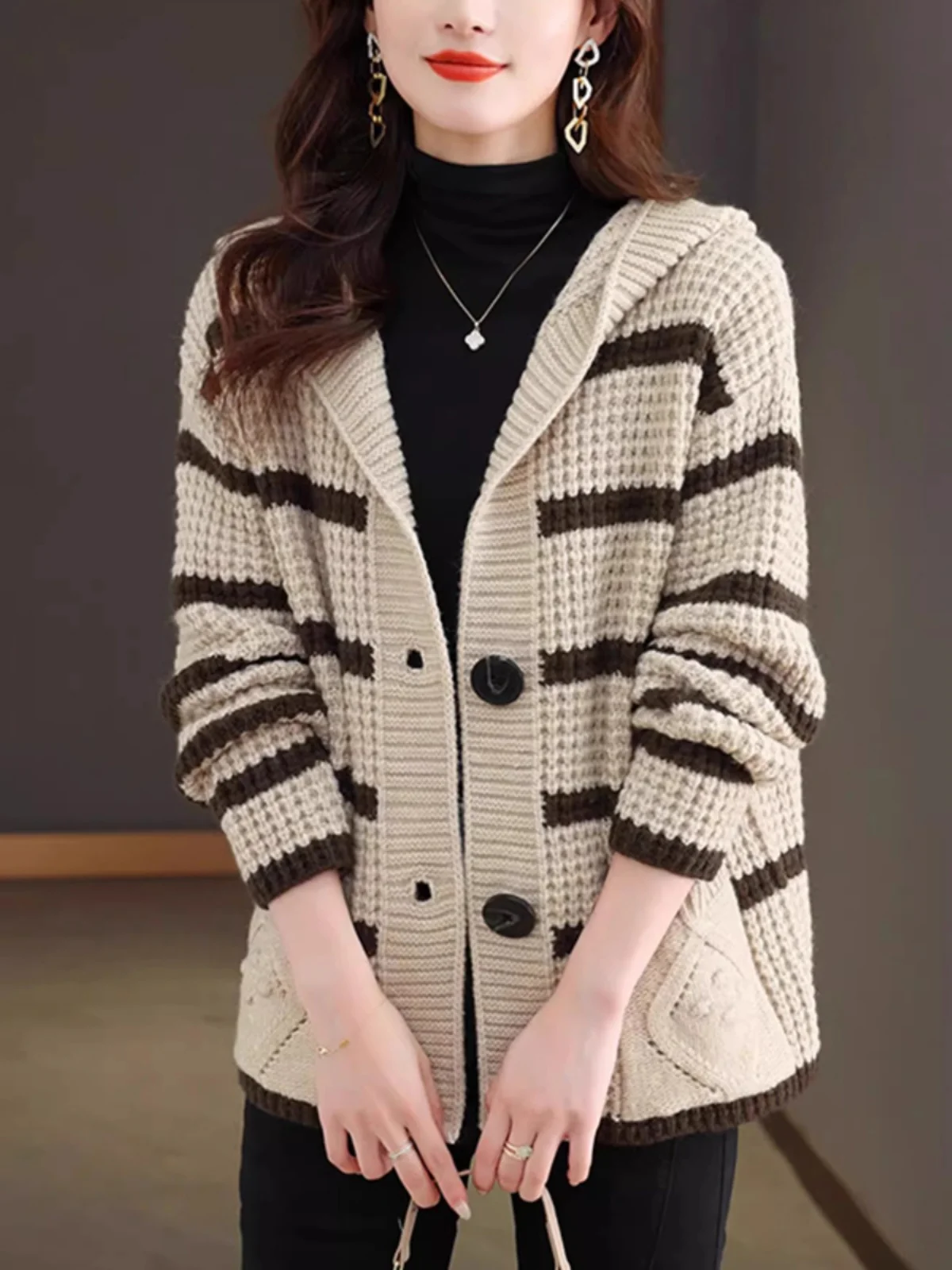 Новая новогодняя толстовка в полоску стиле ретро женская универсальная модная