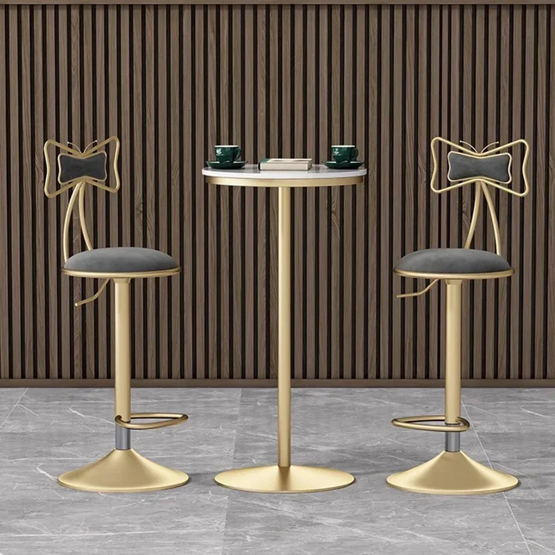Современный минималистичный барный стул с золотыми ножками поворотный