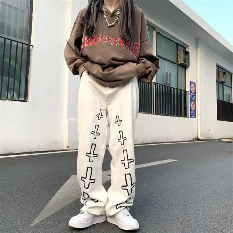 Рисунок 4 - Женские джинсы с мешковатым принтом