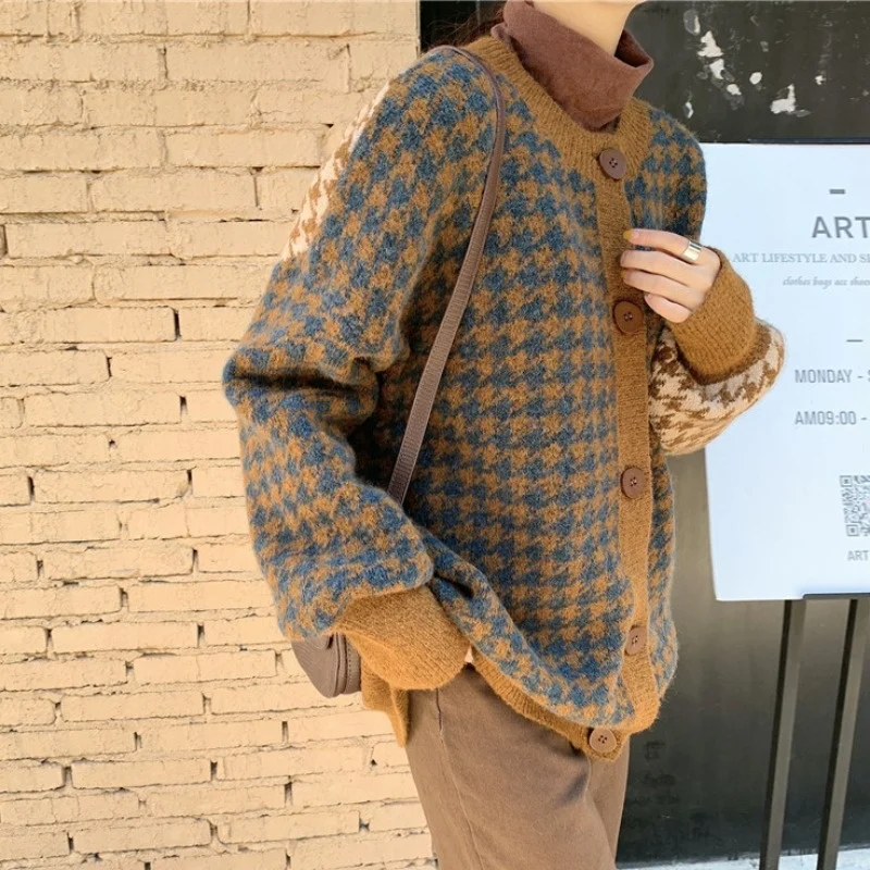 

Autumn 2022 new Korean version loose houndstooth cardigan sweater jacket women retro hit color cardigan sweater women