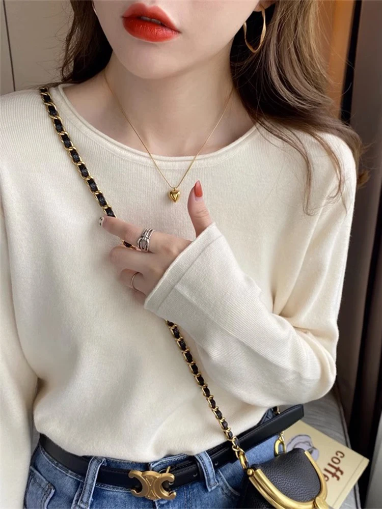 Белая внутренняя одежда. Женский осенне-зимний мягкий клейкий универсальный