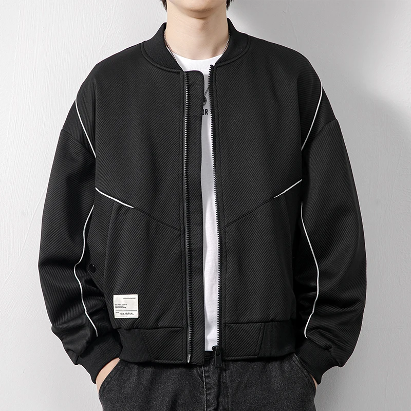 Рисунок 5 - Мужская бейсбольная куртка с воротником-стойкой