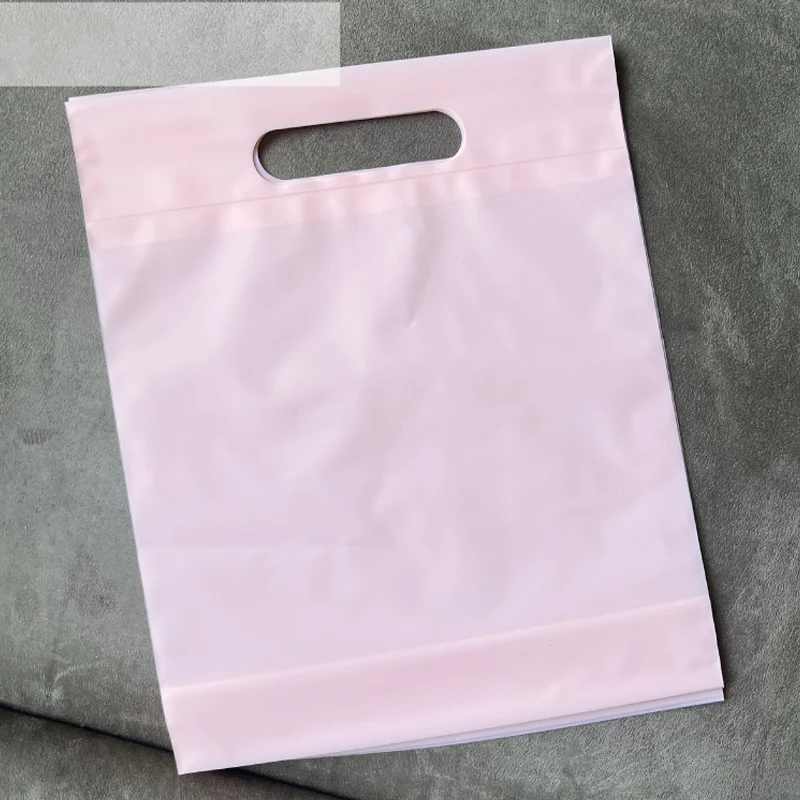 Пластиковые цветные матовые подарочные пакеты с логотипом
