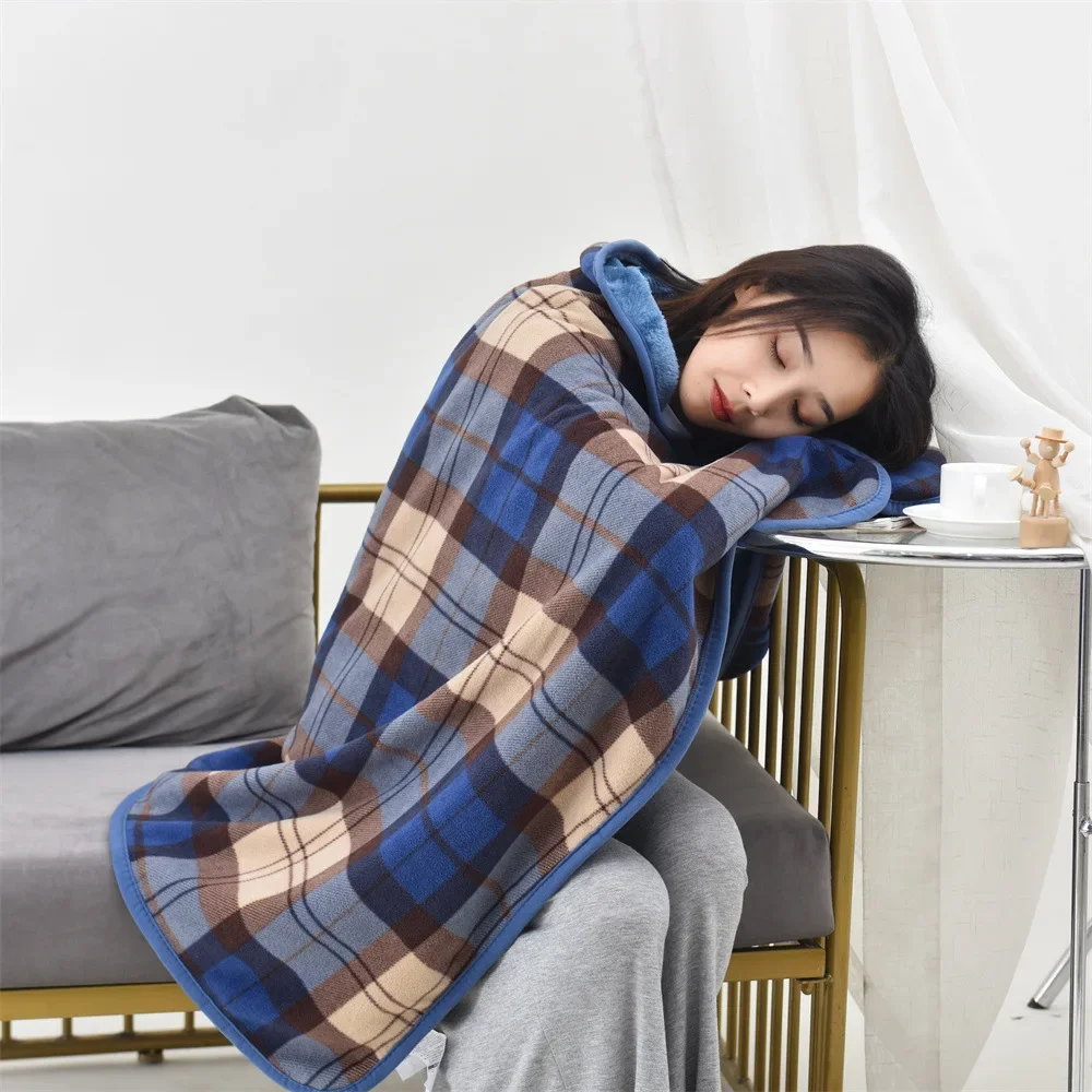 Носимое фланелевое теплое одеяло плюшевая шаль в клетку на диване зимнее офисное