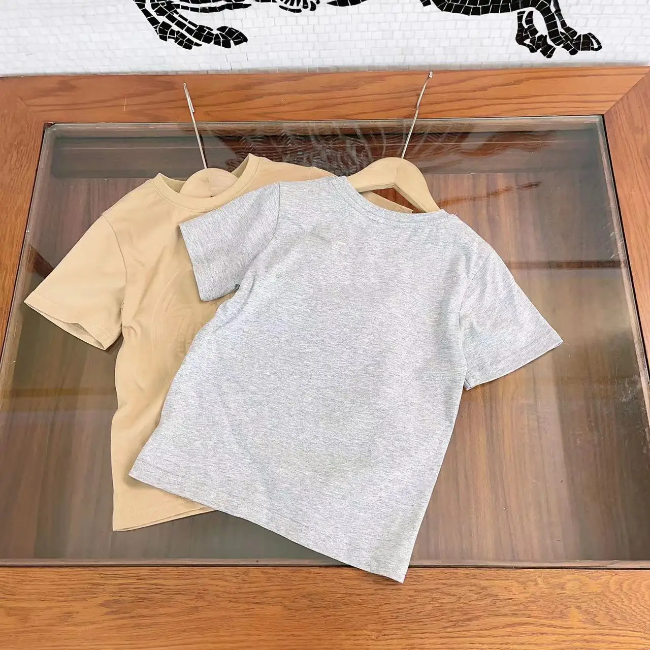 

Designer's children's clothing 2023 summer new product children's foreign style simple comfortable casual T-shirt, the upper bod