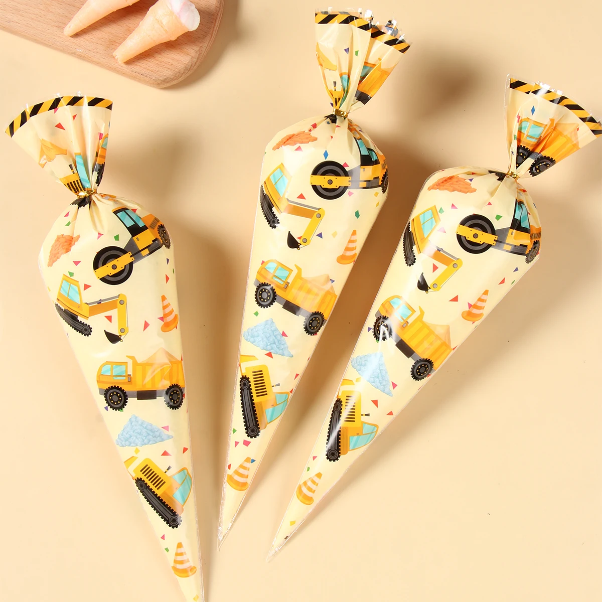 Рождественская тема конусные мешки для конфет украшение дня рождения мальчиков