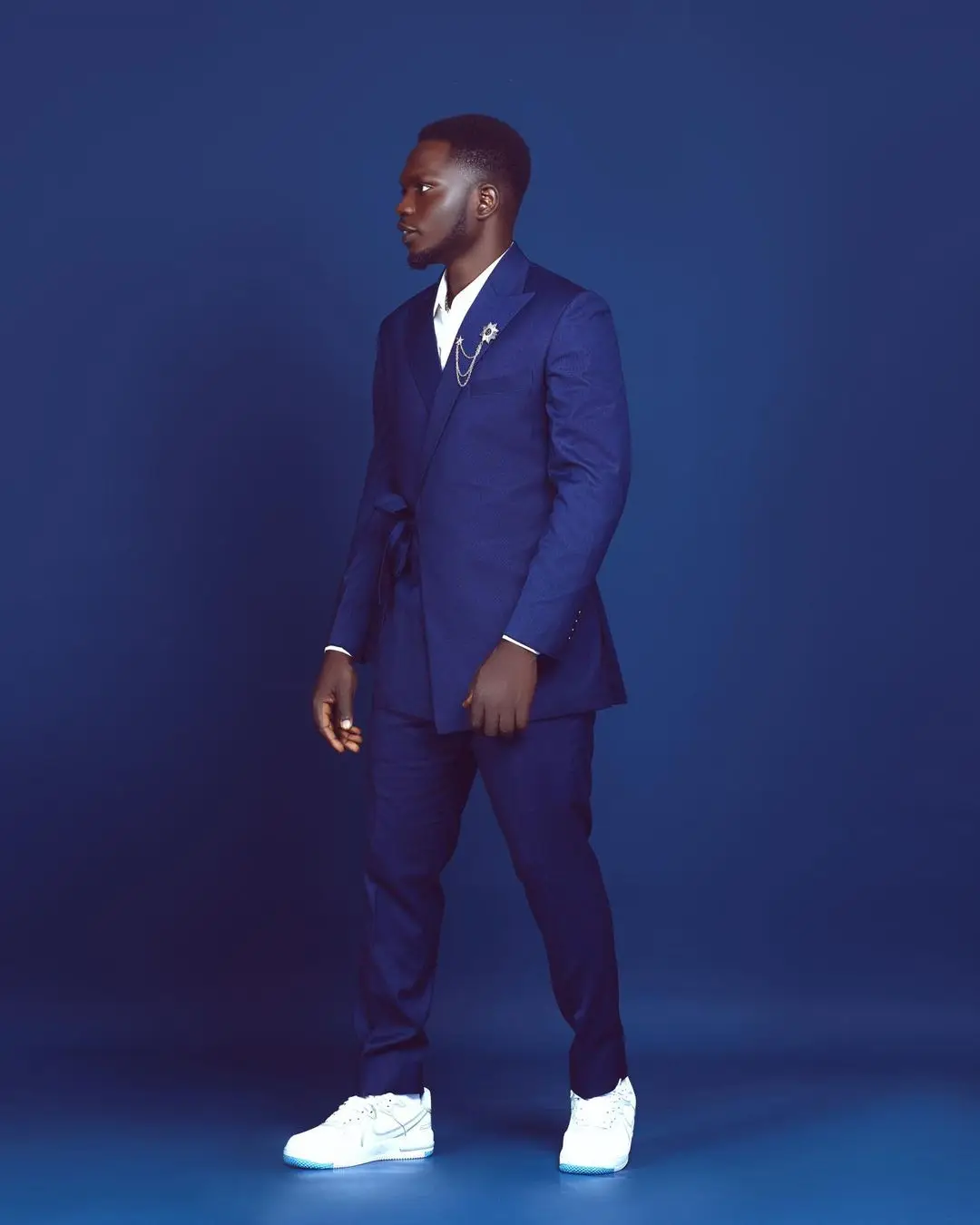 Рисунок 4 - Темно-синий мужской костюм из 2 предметов