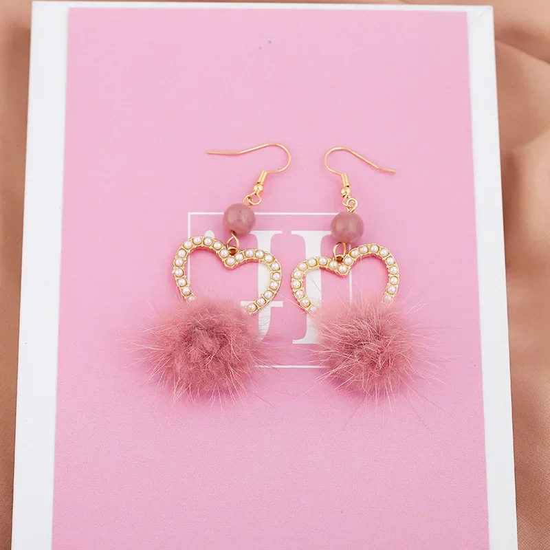 Уникальные серьги с розовыми шариками универсальные нишевые в корейском стиле