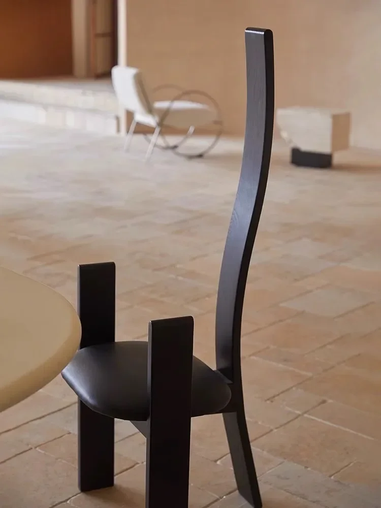 Предварительно любимый стул с высокой спинкой дизайнерский одинарный