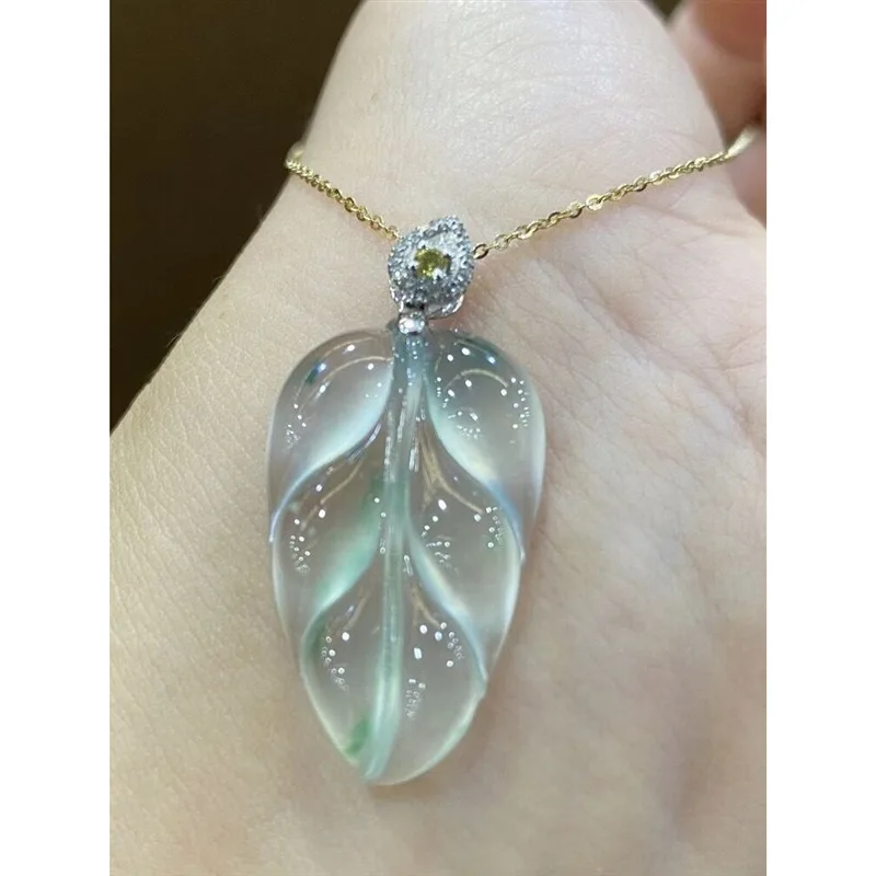 Кулон из натурального нефрита