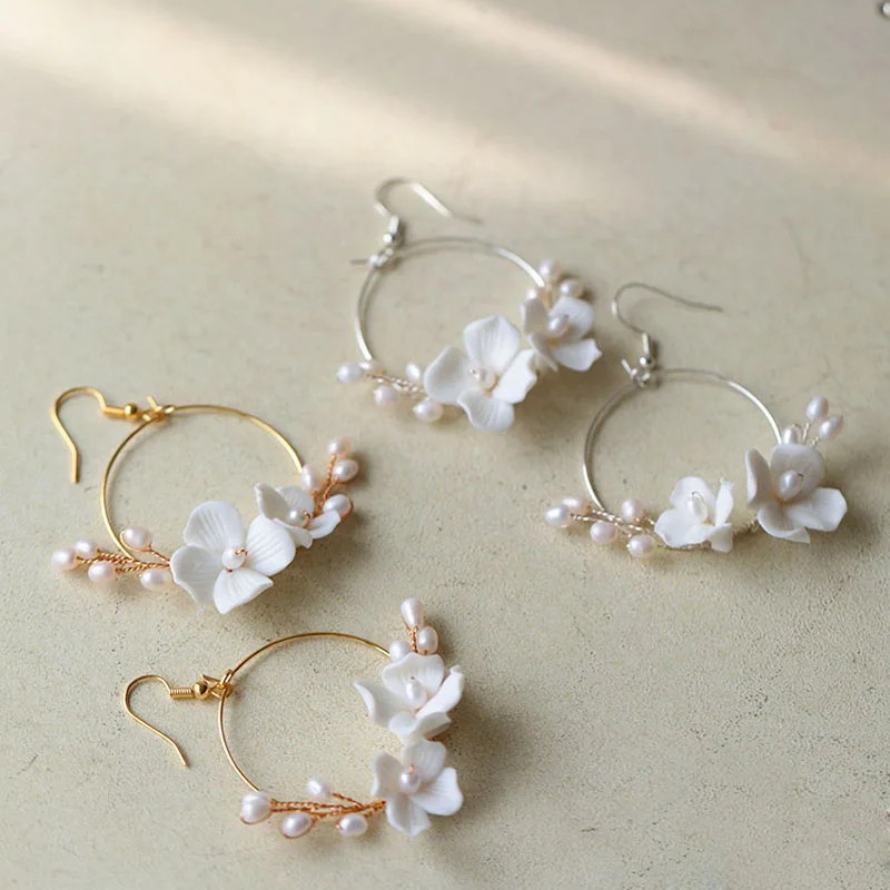 

Floralbride Ins Style Sparkling Crystal Rhinestones Ceramic Flower Freshwater Pearls Bridal Wedding Earring Women Girls Earrings