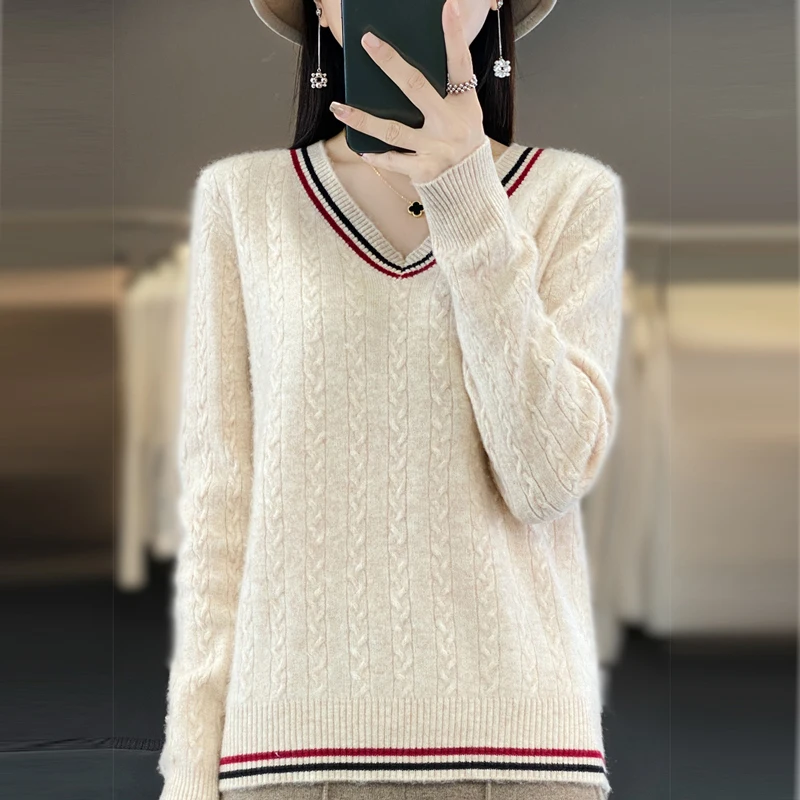 Свитер женский трикотажный с V-образным вырезом на осень/зиму