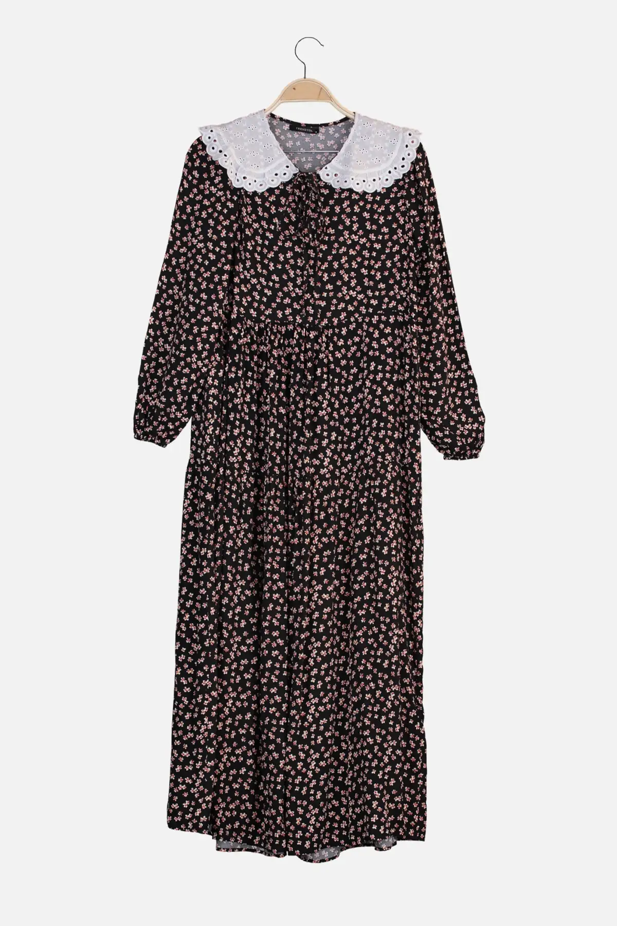 

Trendyol Collar Detailed Viscose Dress TCTSS21EL3655