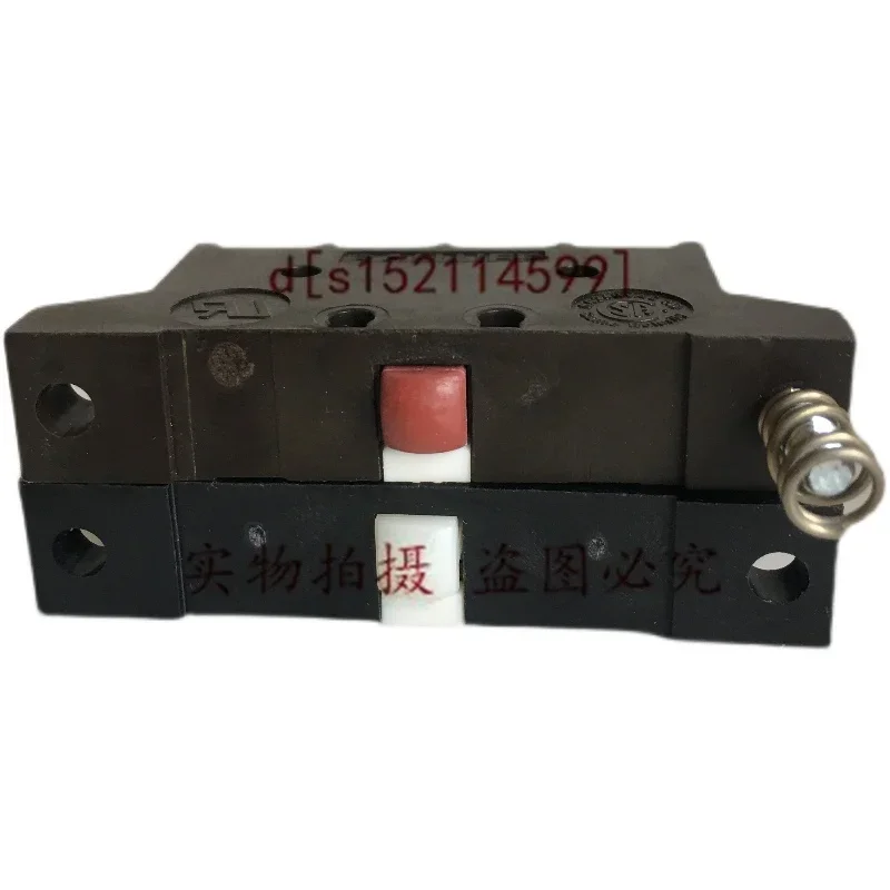 Концевой микропереключатель Balluff ESB 30 0