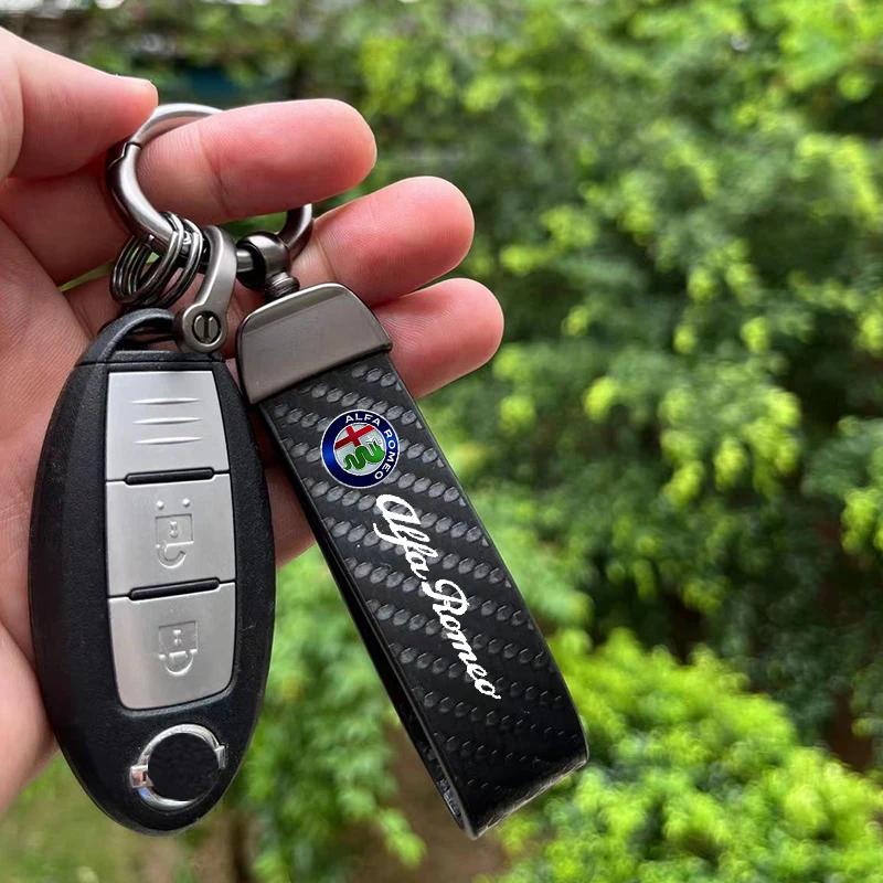 Car Accessories Key Chain Keyrings Carbon Fiber Leather Keychain Horseshoe Keyring for Alfa Romeo Giulia Stelvio Giulietta