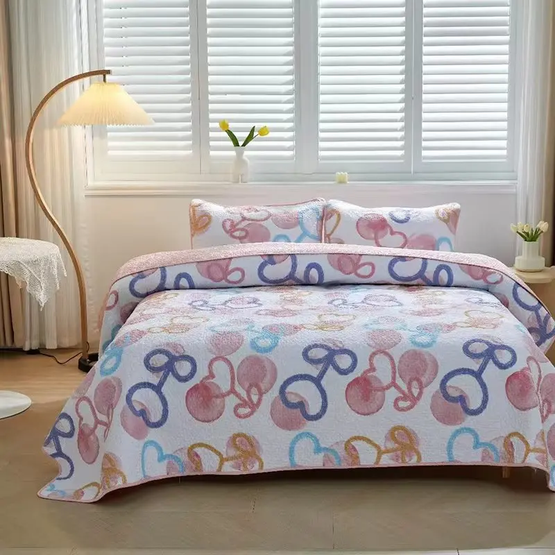 Love Print Cotton Quilt Bedspread on The Bed Applique Duvet Quilted Blanket European Coverlet Plaid Cubrecam Bed Cover Colcha