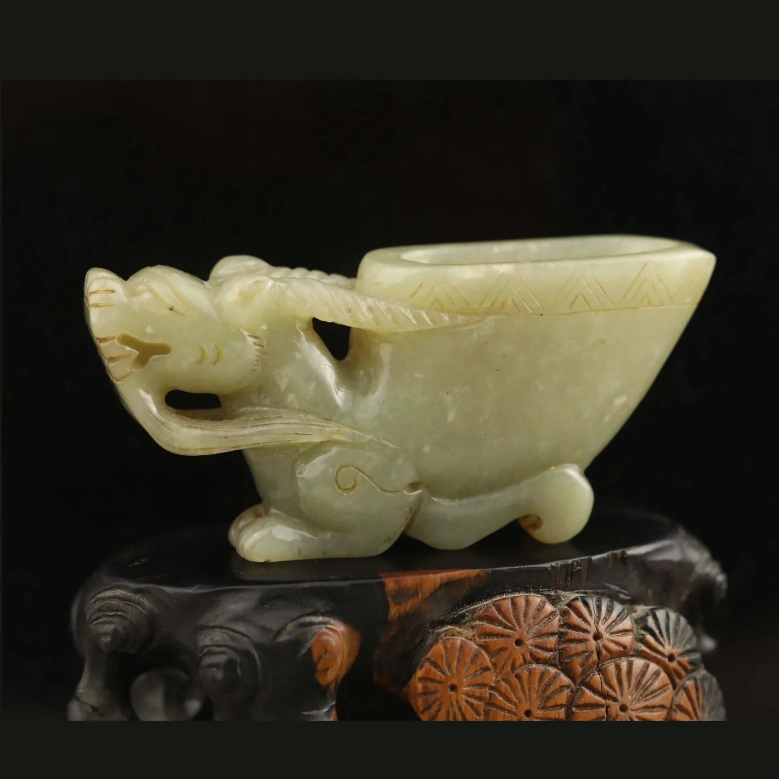 

Old China Natural hetian Jade Hand Carved statue dragon cup jue #13