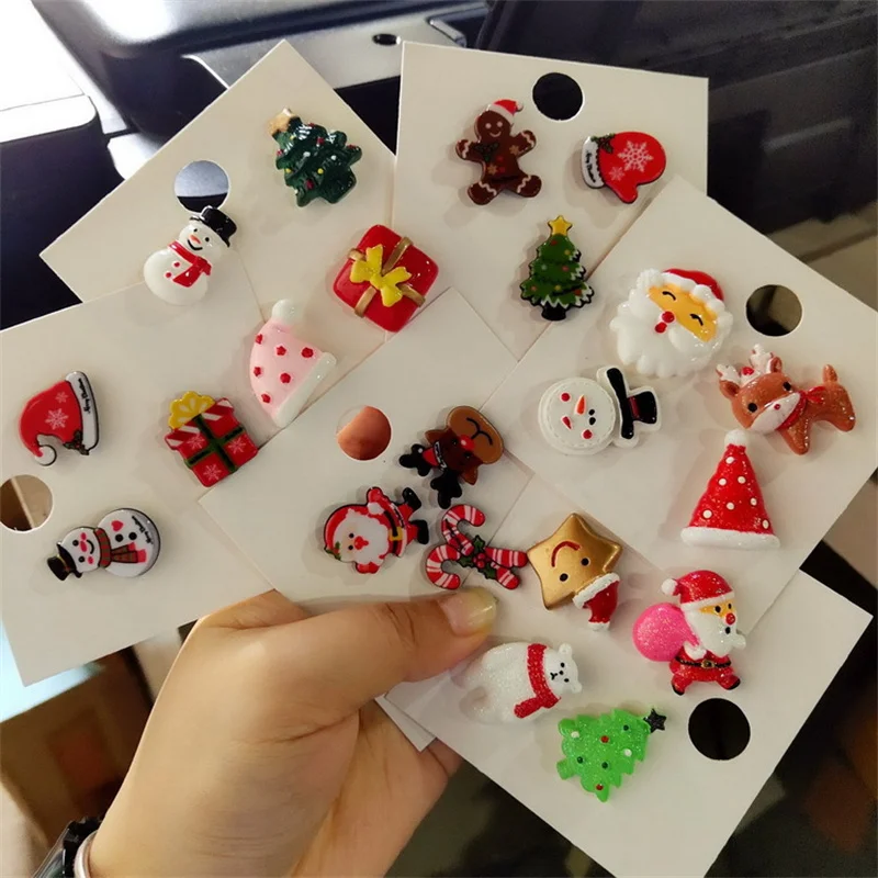 

Trendy Christmas Brooch Set with Paper Card Santa Claus Crutches Elk Acrylic Snowman Hat Christmas Brooch Badges Pins for Women