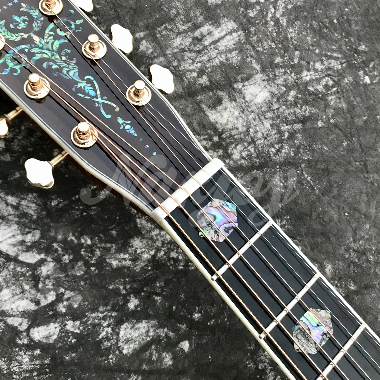 Акустическая гитара из цельного дерева на заказ гриф морского ушка черного 41