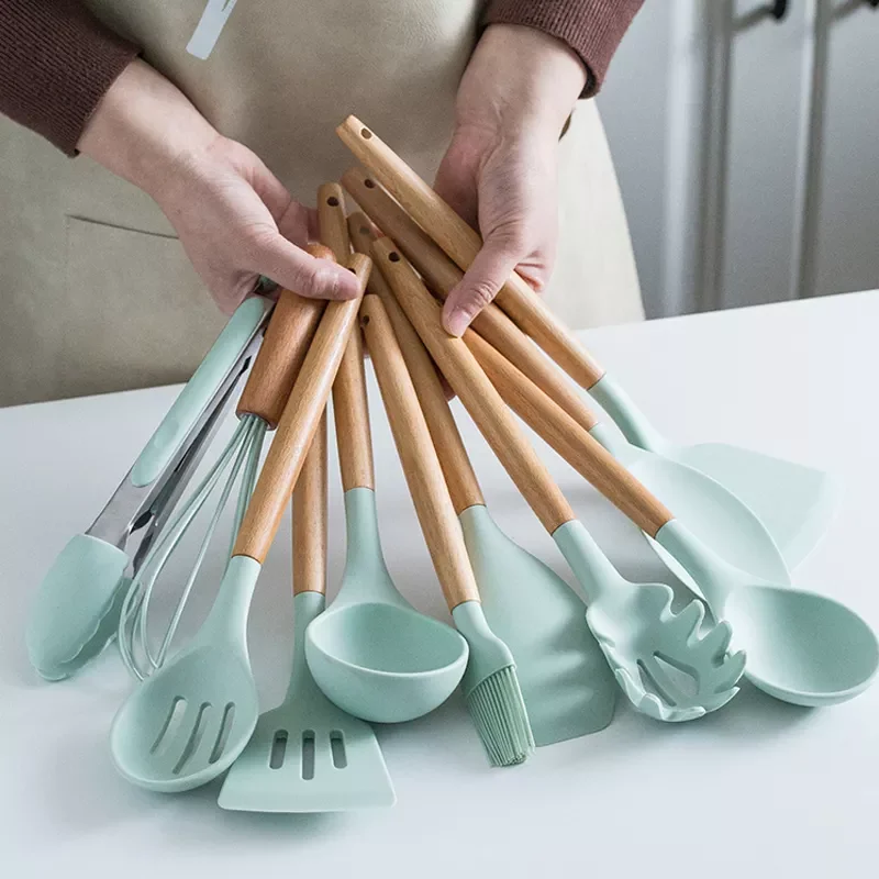

12Pcs/Set Silicone Kitchen Utensils Non-stick Pan Wooden Handle Cooking Gadgets Set Stainless Steel Storage Box Accessories Tool