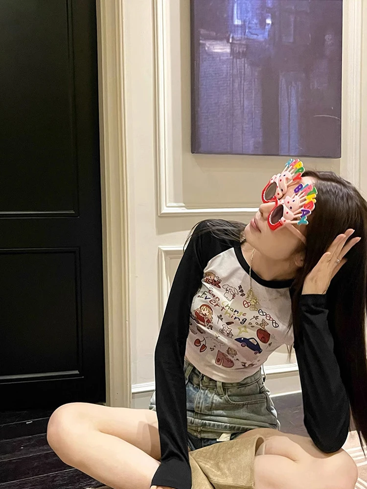 Женская футболка с длинным рукавом круглым вырезом и принтом