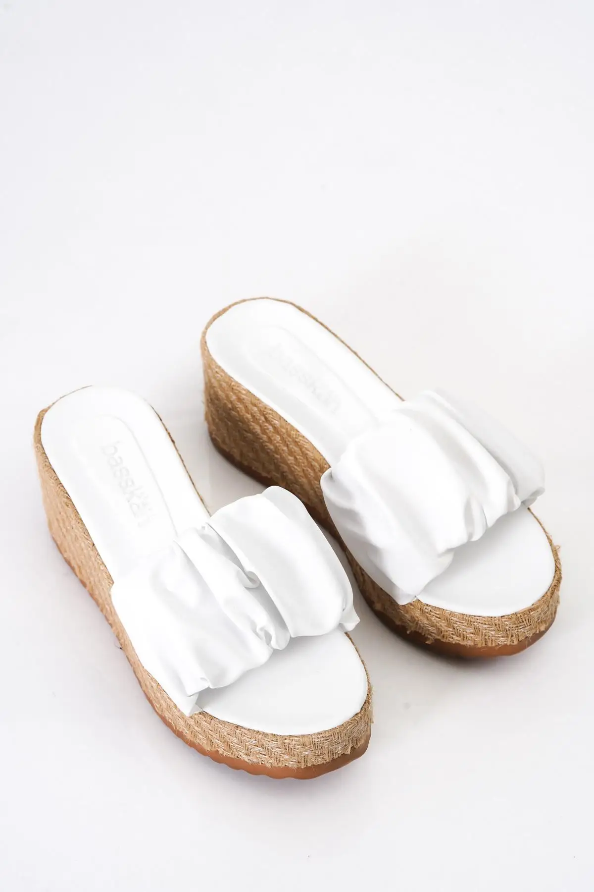 

Lady's Padding Base wire Mesh Detailed Shirred Slippers 2021 Spring Summer Fashion Classic Women 'S Heels Shoes Sandals Artificial Leather Style