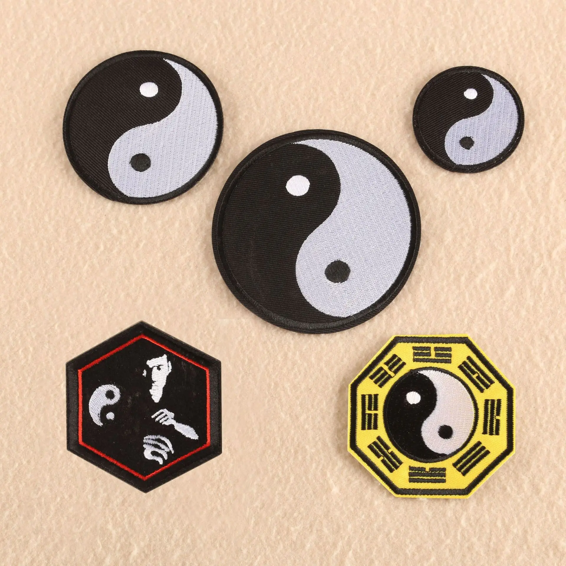 Высококачественные вышитые значки аксессуары для одежды тканевые Стикеры