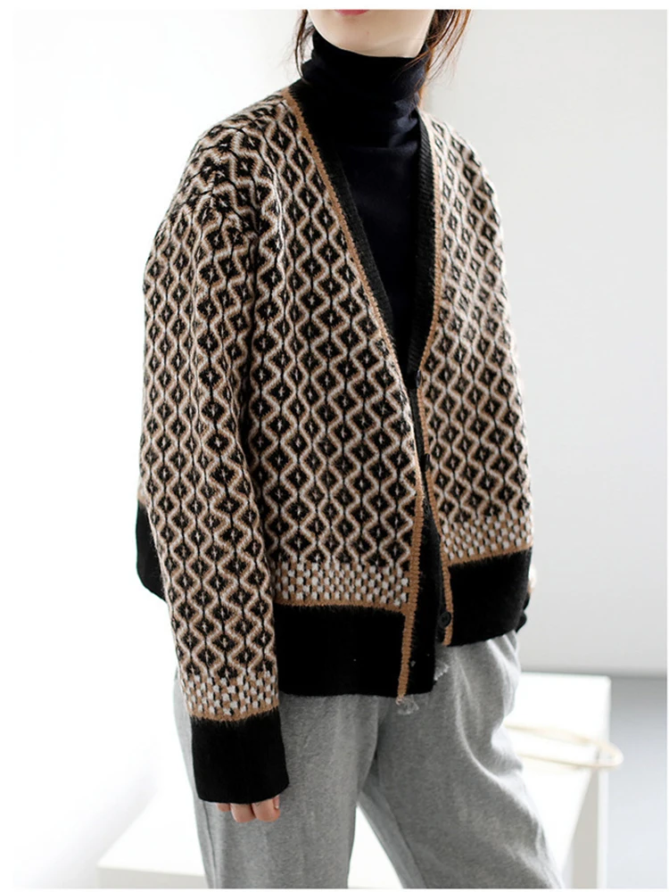 

2022 Autumn Winter Knitted Cardigan Coat Vintage Elegant Contrast Color Knitted V-neck Diamond Thick Loose Sweaters Women GD753