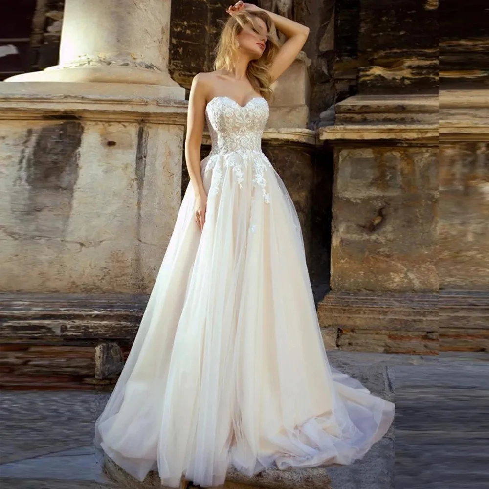 

Boho Vintage Champagne Tulle Wedding Dress Princess A-Line Lace Appliques Sweetheart Neck Strapless Backless Bridal Gown