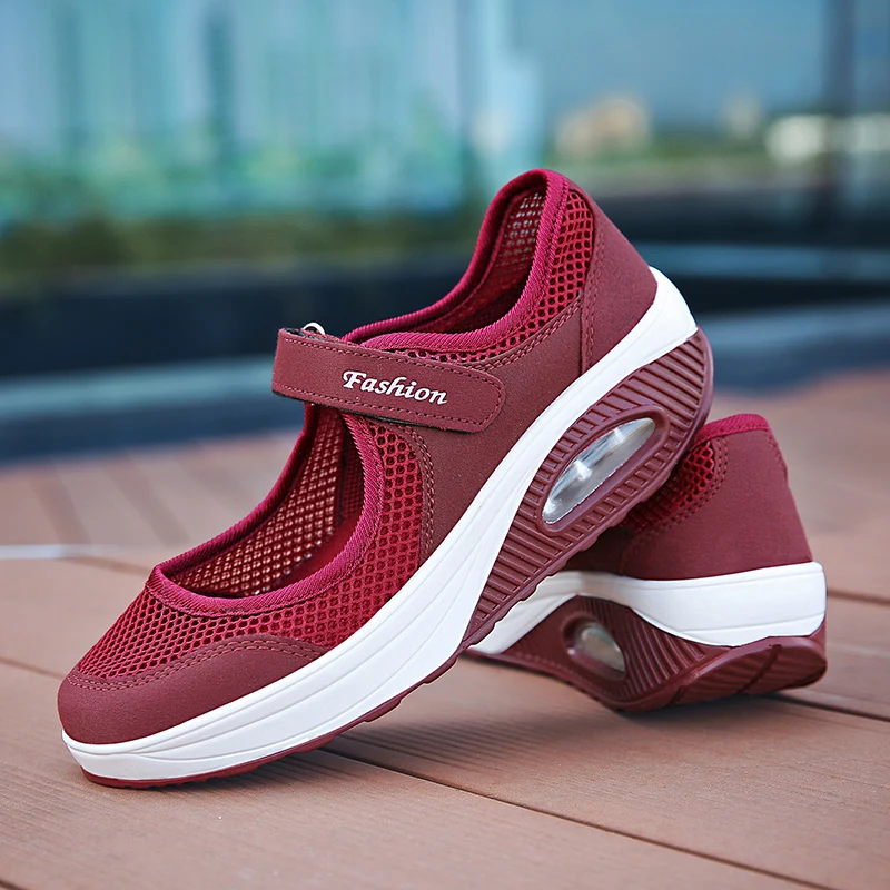 Sneakers Female Flat Soft Comfortable Fashion Lightweight Pumps Shoes Joker Slip-on Super Light Casual Vulcanize Shoes Woman Red